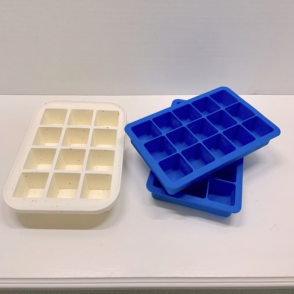 Lot of 3 reusable Silicone Ice Cube Trays - Picture 1 of 4